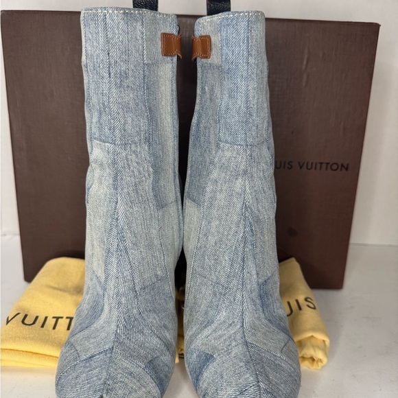 Louis Vuitton Blue and Brown Ankle Booties with Stiletto Heel - Picture 4 of 17